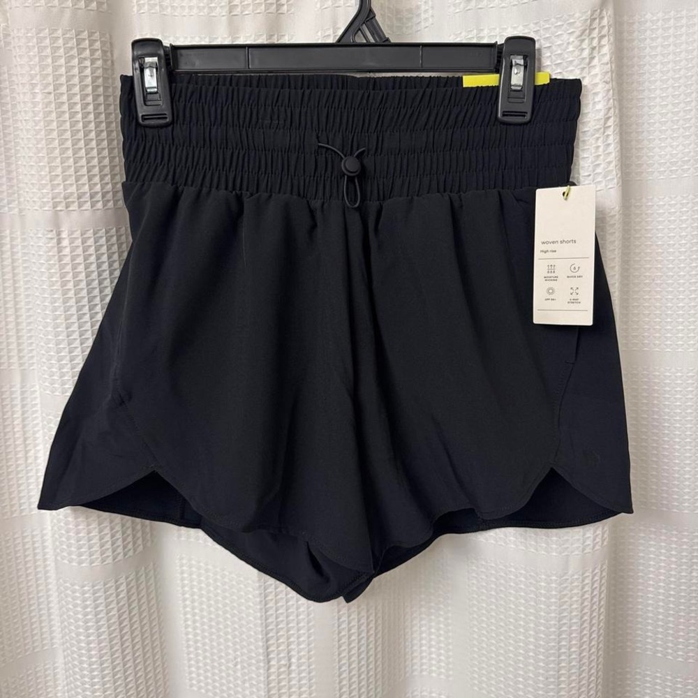 All in motion shorts